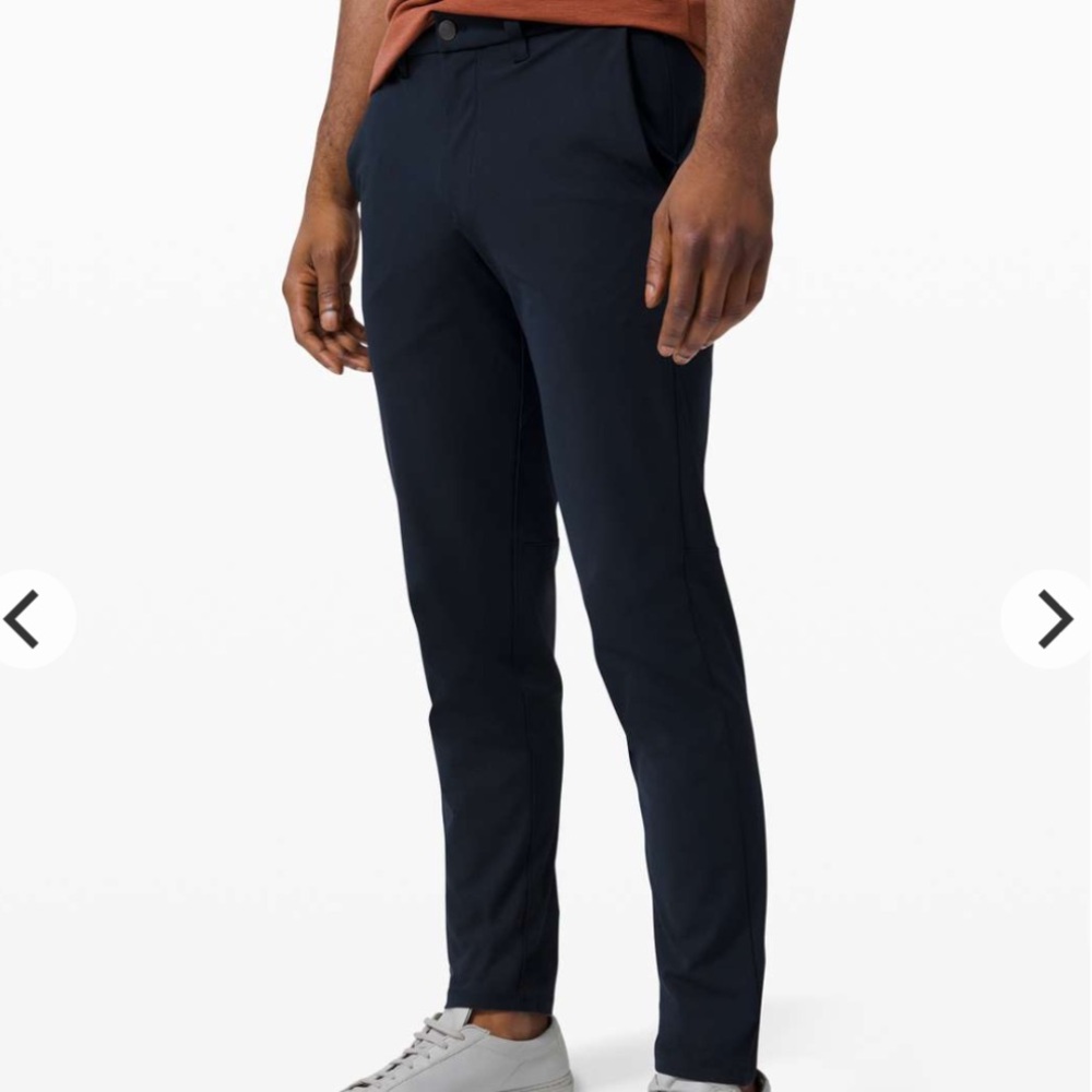 Lululemon Commission Pant Slim in Navy
True Navy